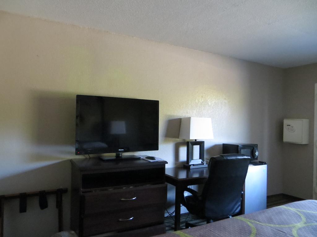 Super 8 By Wyndham Fort Myers Ngoại thất bức ảnh